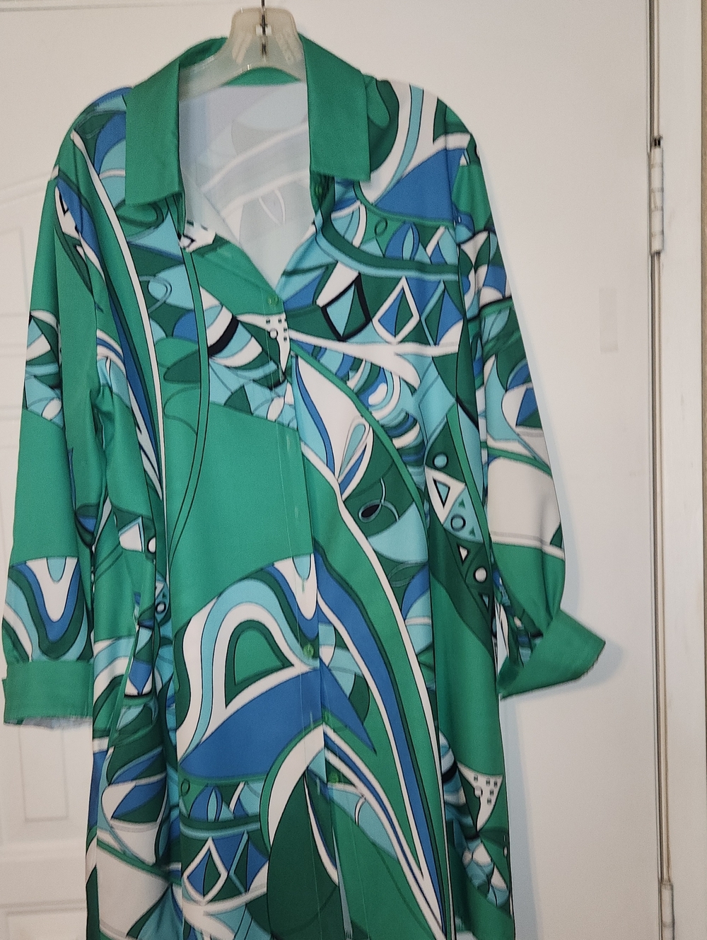 Women's Green Abstract Print Button-Front Shirt Dress